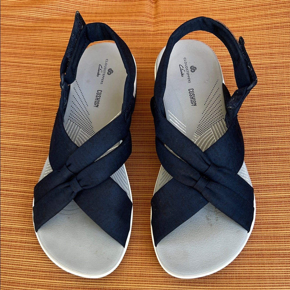 Clarks Navy Cloudsteppers Cross-Strap Slingback Sandals Size 6 1/2